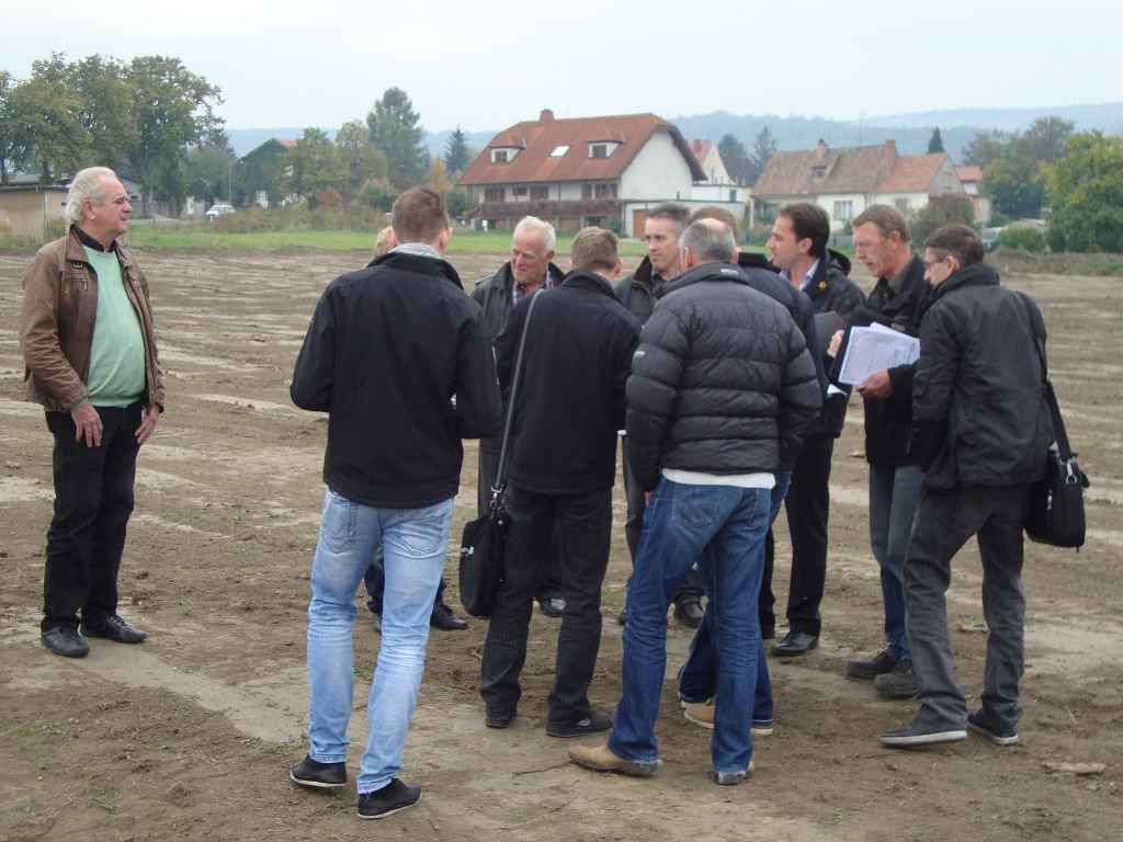 Erdarbeiten Sportplatz Neu 026